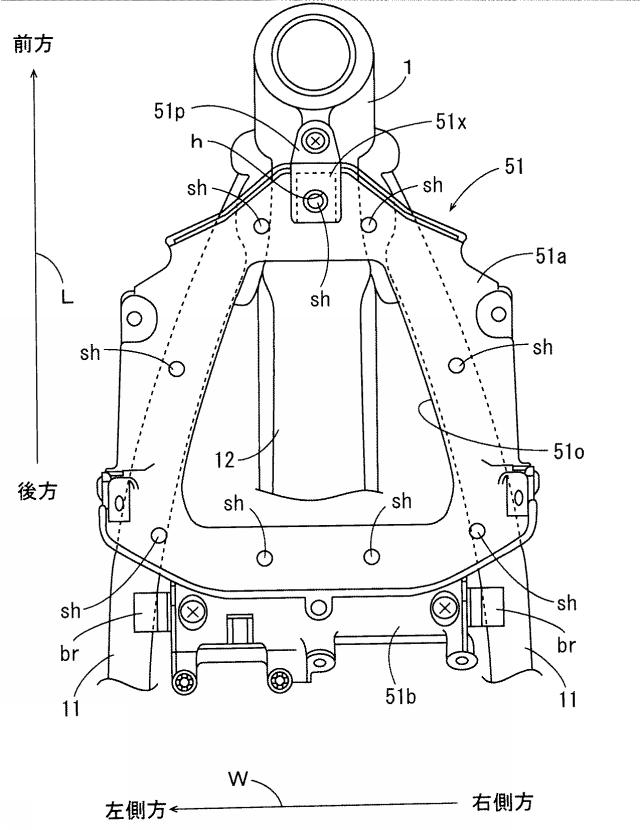 2015229921-吸気消音装置およびそれを備える鞍乗型車両 図000006