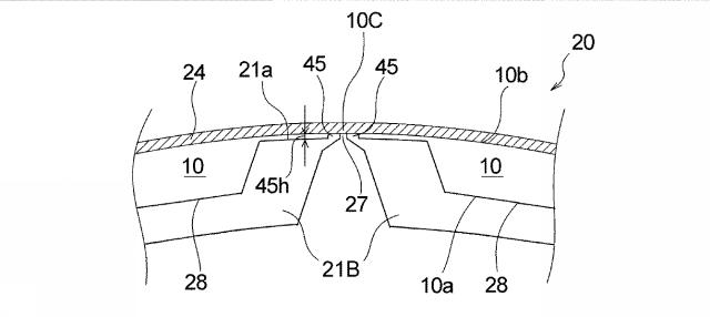 2015008943-パンツ型着用物品及びその製造方法 図000014