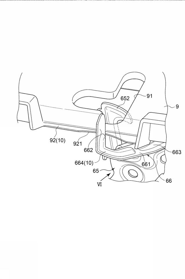 6623807-車両の前部構造 図000008