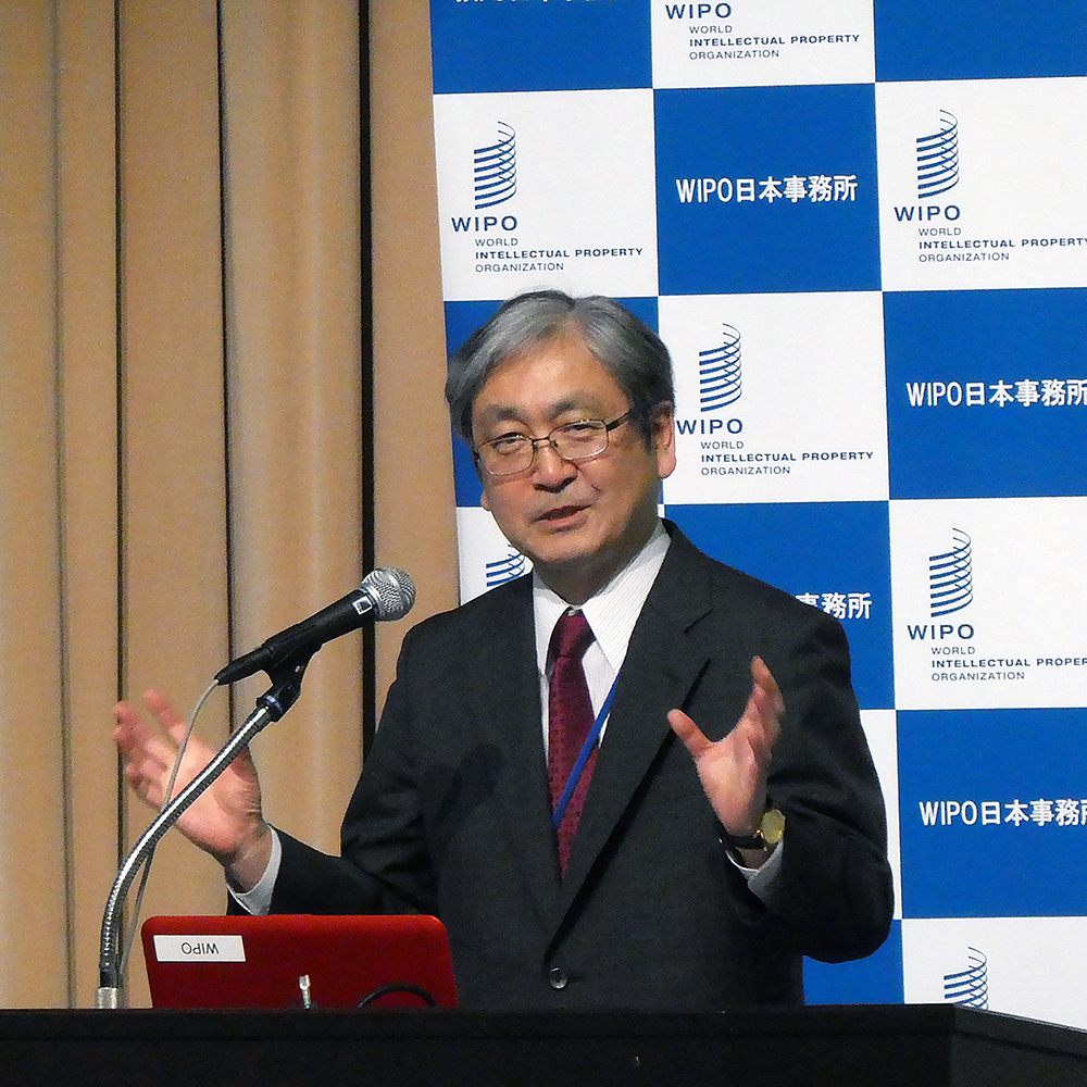 挨拶に立ったWIPO日本事務所所長の大熊雄治氏。「世界知的所有権の日にちなんでWIPOという存在を覚えてほしい」と訴えた