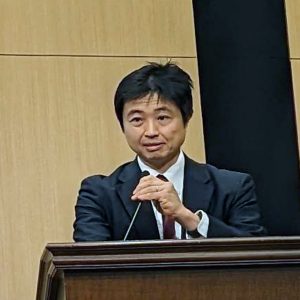 知財専門家部門でグランプリを受賞した馰谷剛志氏。国内外での多数のスタートアップ支援実績に加え、アカデミアシーズの発掘や起業支援、大学における知財啓発活動など、幅広い分野で活躍している。